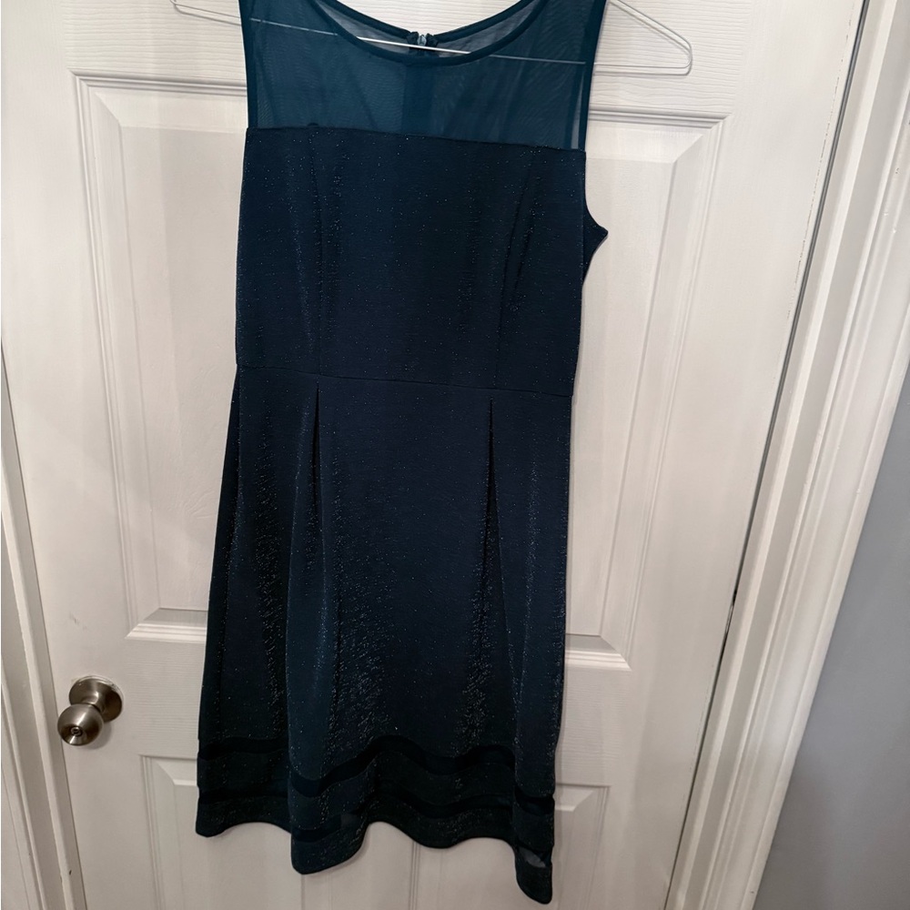 Elegant Emerald Green Sleeveless Dress
